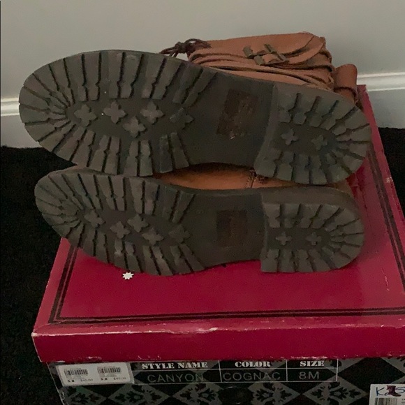 Boots - Picture 6 of 6